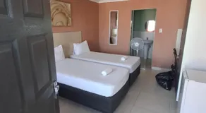 Guduza Guest House 02 - Image 2