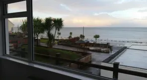 Halfway House Hotel - Image 2