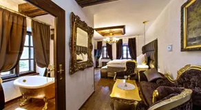 Arcadie Hotel & Apartments - Image 2