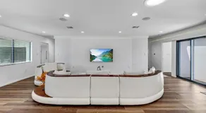 Luxury 2 separated Villa in Huntington Beach - Image 3