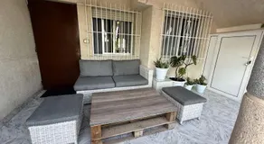 Bungalow with a pool and a terrace - Image 5