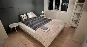 Large and stylish 4-Bedroom home in the city center - Image 2
