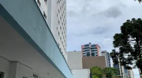101- Lindo Apartamento Amplo e decorado, 2 quartos, sala, cozinha completa, mobiliario moderno, lavanderia , Excelente localização no bairro Bigorrilho - Image 5