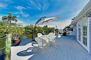 Pelican Shack - Waterfront, Guest House & 20' Dock home - Image 1