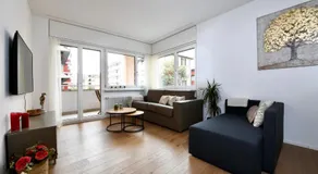 Lake Modern Suites - Free Parking - Image 3