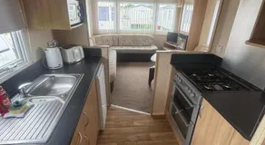 3 Bed Caravan - Sleeps 8 - Pets - Parking - Image 2
