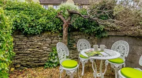 2 Bed in Minchinhampton 72872 - Image 4