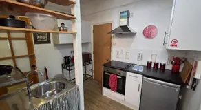 The Cabin - unique stay in the heart of Canterbury - Image 3