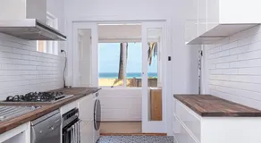 The Largs Lookout - Modern Apartment - Image 3
