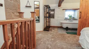 The Snug- A beautiful and characterful property connected to a historic Georgian Manor House - Image 4