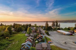 Sunny Backyard, Fireplace, Coastal Access in Peaceful Neighborhood Near Shopping - Image 3