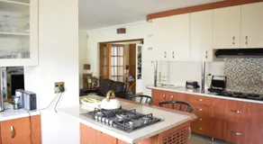 Lalela House Boutique Guesthouse - Free Wifi & Secure Parking - Image 3