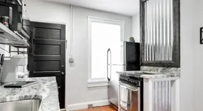 Charming, Happy 1-Bed Oasis: RVA Retreat Awaits! - Image 3