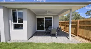 Solara Retreat - Modern 4BR Home with Backyard - Image 4