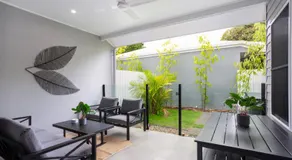 Hamptons Spa Villa - Edge Hill Cairns sleeps 9 Pet Friendly - Image 3