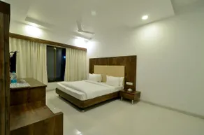 Hotel Dwarka Park - Image 2