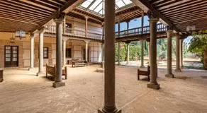 Queens hotel Toledo - Image 2