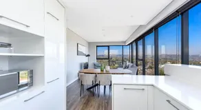 Deluxe Self-Catering Apartment | Park Central - Image 5