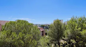 Haven of peace with balcony in Sainte-Maxime - Image 4