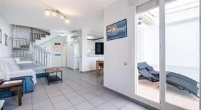 Villa Marina Duplex Apartment Sea Views - Image 2