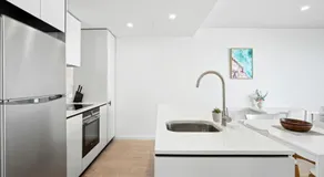 Patio Mt view 1BR apt in CBD near ANU and museum with free parking and WiFi - Image 3