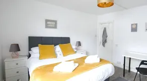 City Centre 4 Bedroom House - Image 2