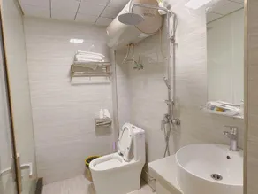 Longhushan Clear Water Bay Homestay - Image 5