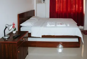 RedDoorz @ LS Suites Poblacion Culasi Antique - Image 4