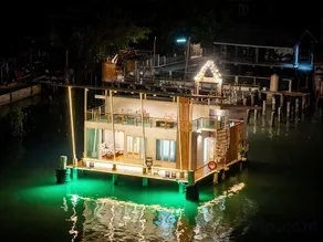 Capt.Juf Private WaterVilla - Image 4