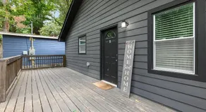 Charming 2BR Retreat-Free Parking - Image 4