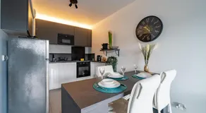 Superbe 2 pièces - Piscine et garage - Image 4