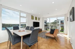 Delightful 1BR Sydney City Escape - Image 3