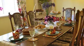 3-bedroom cottage set in a large enclosed garden - Image 3