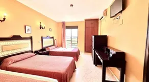 Hotel La Barca - Image 2