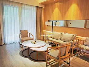 Zhaojun Champaign road Hotel - Image 3