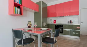 Yes House - Image 2