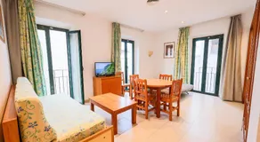 Apartamentos Royal - Image 2