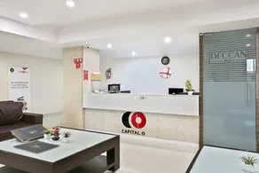 Super Townhouse Halcyon Deccan Inn Near Shilparamam - Image 5