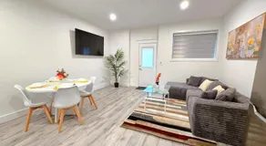 Luxury Coquitlam Escape, Beautiful Zen Interiors, Near Transit - Image 5