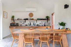 The Little White Bird Traveler Hostel - Image 3