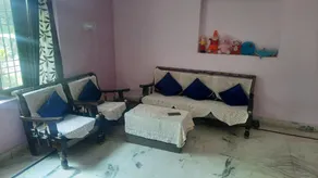 Beautiful 2 bedroom house with hall and kitchen - Image 2