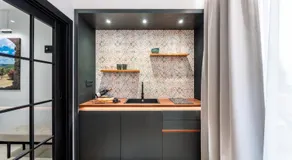 Pinot Noir Apartments & Wine Bar - Image 4