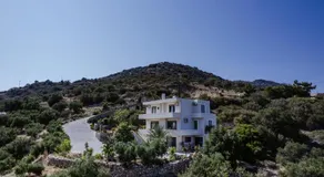 Homey Comfort and Elegance at Olive Grove! - Image 4