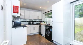 CAPRI 13 SA - 3 Bedroom House close to Loughborough University, EV car facilities, Free Parking, Free Wifi - Ask for contractor rates! - Image 4