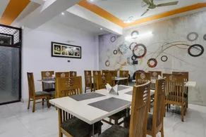 Super Townhouse Hotel Vaishnavi Inn - Image 4