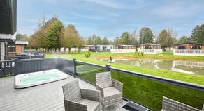 Huckleberry Lodge with Hot Tub - Image 5