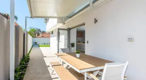 7 Royal Family Kensington 4BR 2BTH - Image 4