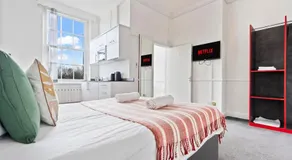 Modern Self-Contained Studio in Dudley with Parking close to Town Centre - Image 2