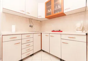 House Anton - Image 5