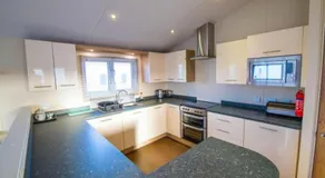 MP630 Lodge - Camber Sands Holiday Park - Sleeps 8 - Huge Decking - Dishwasher - Washing Machine - Image 3